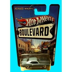 2011 Hot Wheels BOULEVARD LEGENDS Series PLYMOUTH AAR CUDA B 1:64 MOC